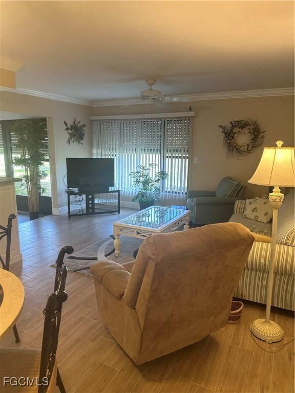 5770 Trailwinds Dr unit 211, Fort Myers, FL 33907 - photo 2