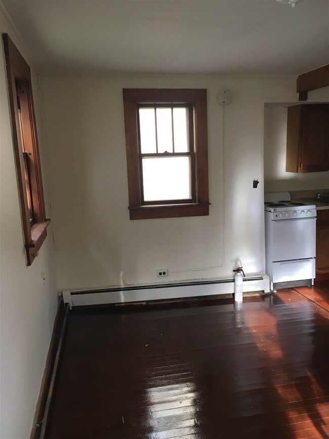 16 Riverside Dr unit 7, Ashland, NH 03217 - photo 2