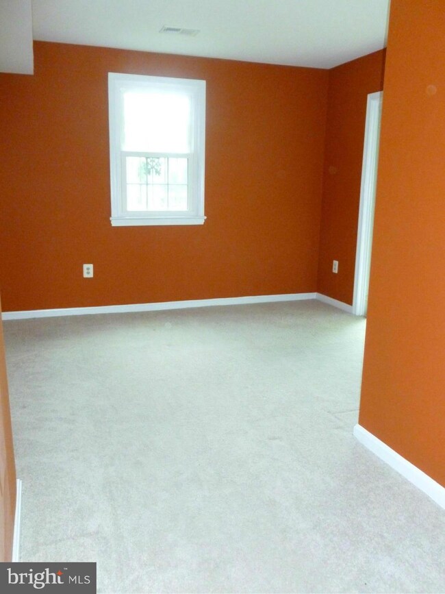 7811 Richfield Rd, Springfield, VA 22153 - photo 4