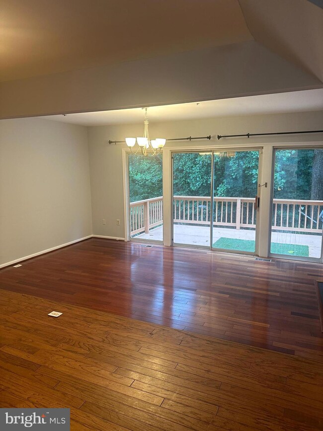 3816 Wildlife Ln, Burtonsville, MD 20866 - photo 3