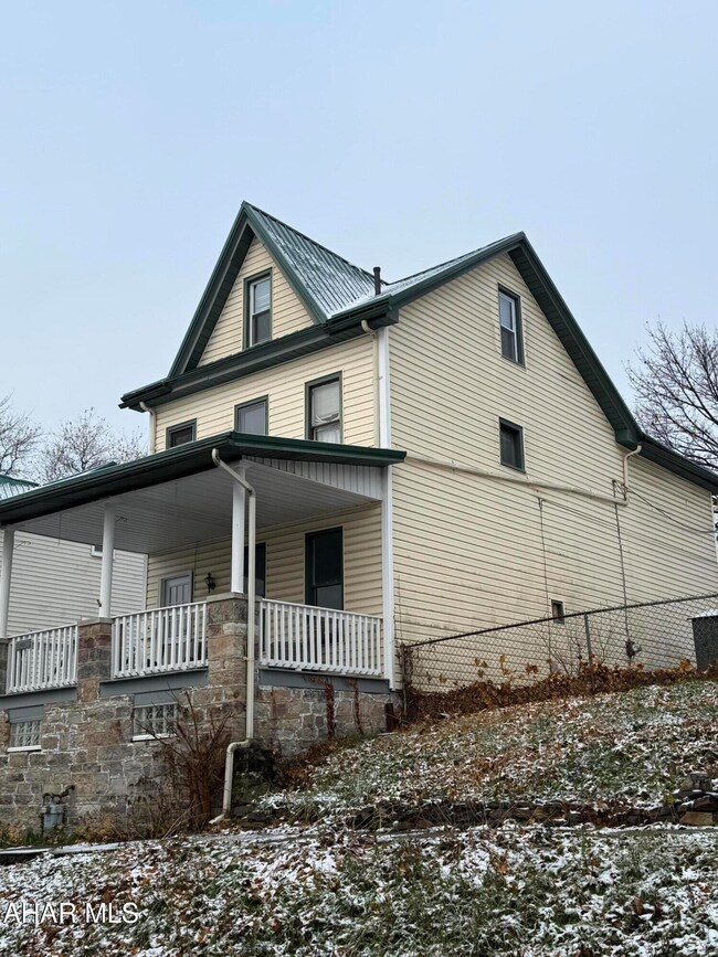 312 Beech Ave unit 14, Altoona, PA 16601 - photo 2