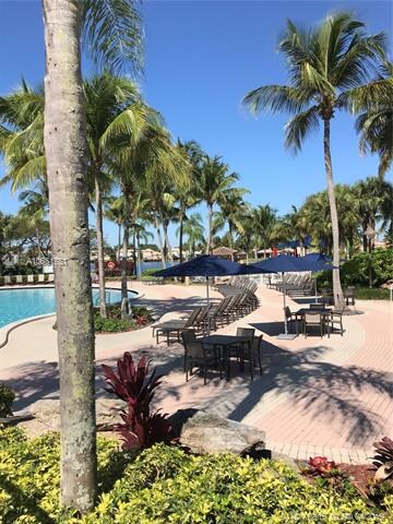 6674 NW 107th Place, Doral, FL 33178 - photo 4