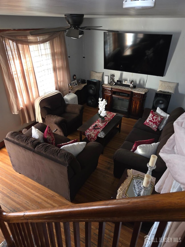 552 Compton Ave, Perth Amboy, NJ 08861 - photo 3