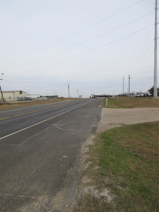 00 N Hwy Business 6 Hwy N, Marlin, TX 76661 - photo 4