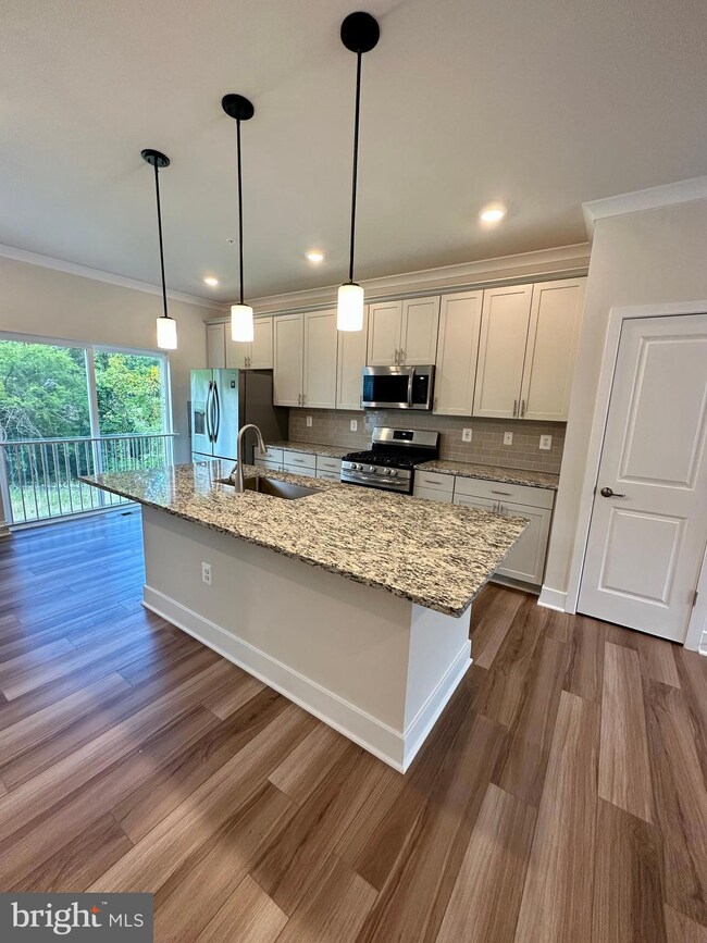 2318 Woodlands Rd, Woodlawn, MD 21244 - photo 5