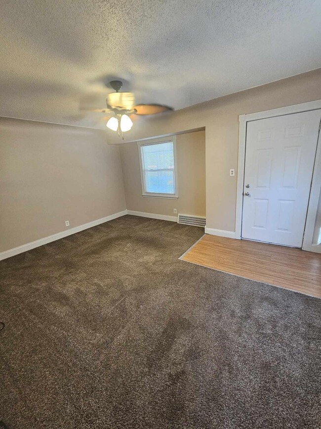 Entry / Living Room
