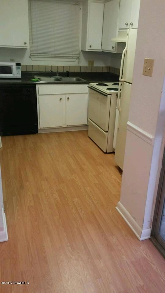 326 Guilbeau kitchen 2