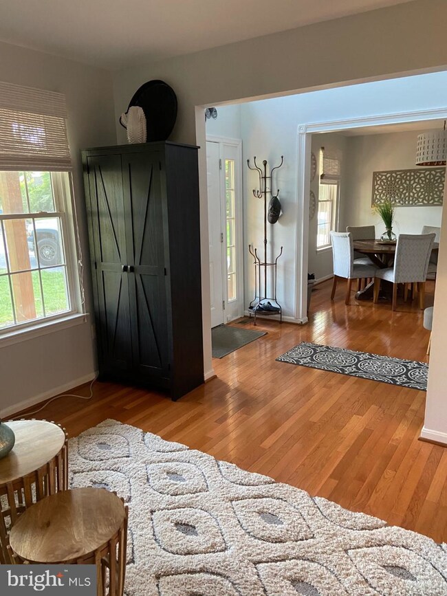 4004 Logan Ct, Pasadena, MD 21122 - photo 4