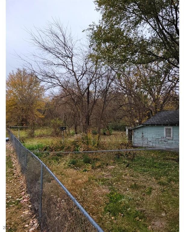 3920 E 32nd St, Des Moines, IA 50317 - photo 5