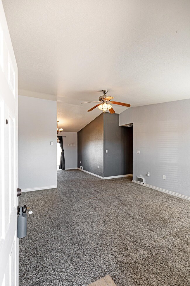 805 Santa Cruz Dr, Alamogordo, NM 88310 - photo 4