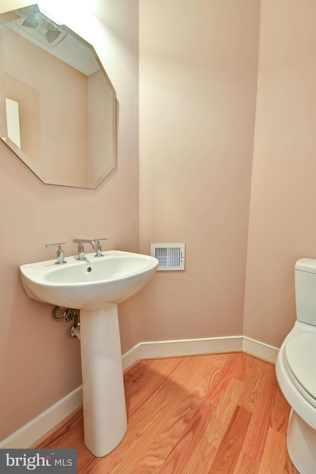 815 N Alfred St, Alexandria, VA 22314 - photo 6