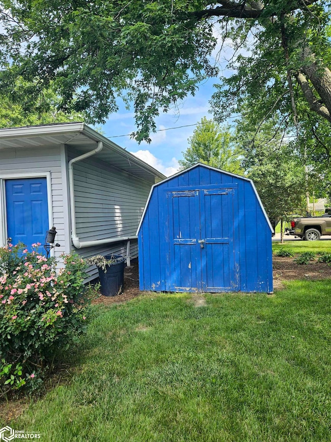 1201 S 5th St, Fairfield, IA 52556 - photo 7