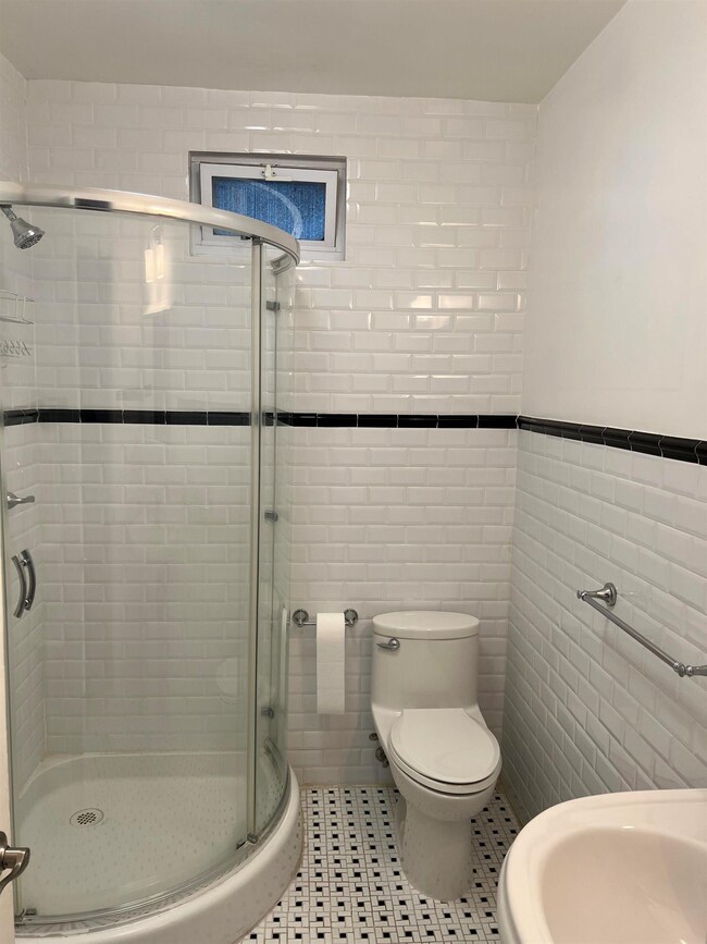 18 47th St unit 2, Weehawken, NJ 07086 - photo 5