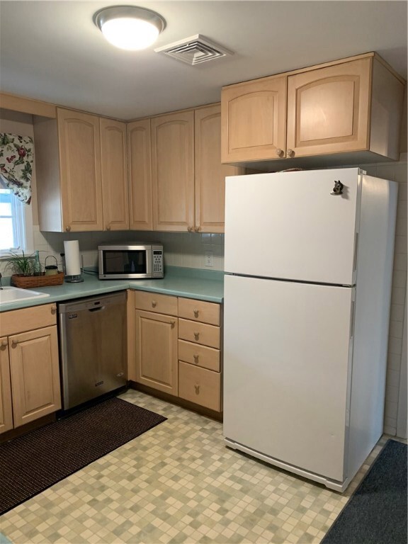 199 Northbridge Ave, Warwick, RI 02886 - photo 6