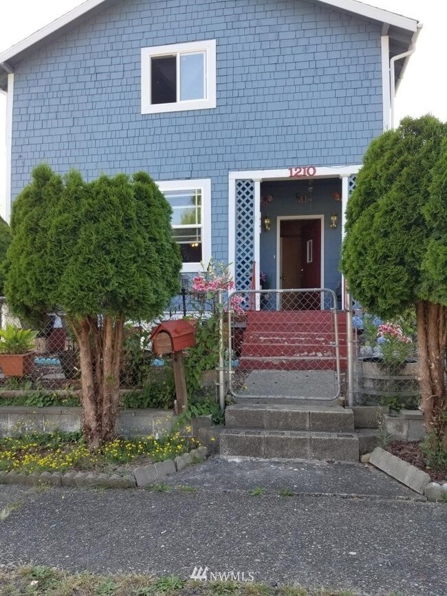 1210 Cedar St, Raymond, WA 98577 - photo 2