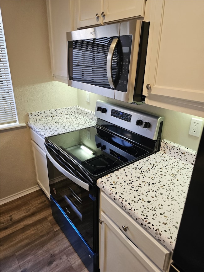 1719 Crest Grove Dr, Arlington, TX 76012 - photo 3