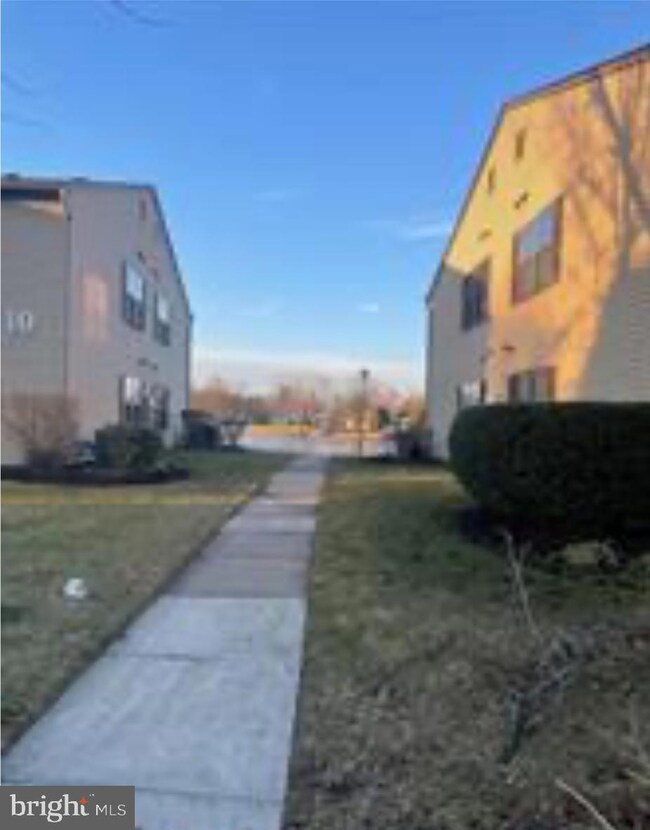 86 Red Cedar Ct, Mount Laurel Township, NJ 08054 - photo 3