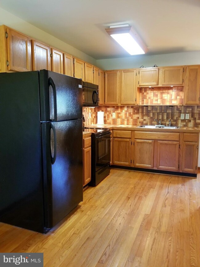 11151 1151 S Poes Rd, Flint Hill, VA 22627 - photo 3