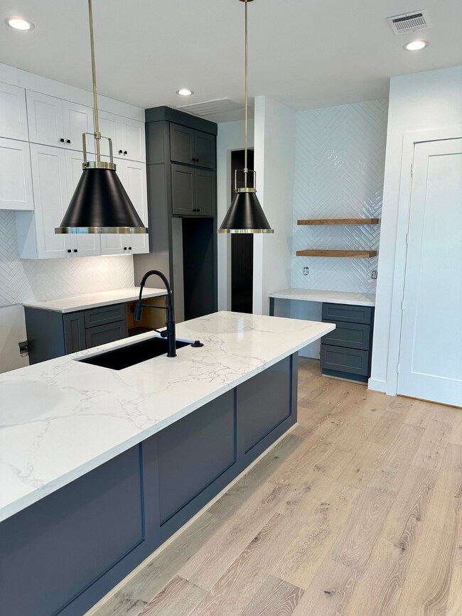 903 E 25th St, Houston, TX 77009 - photo 7