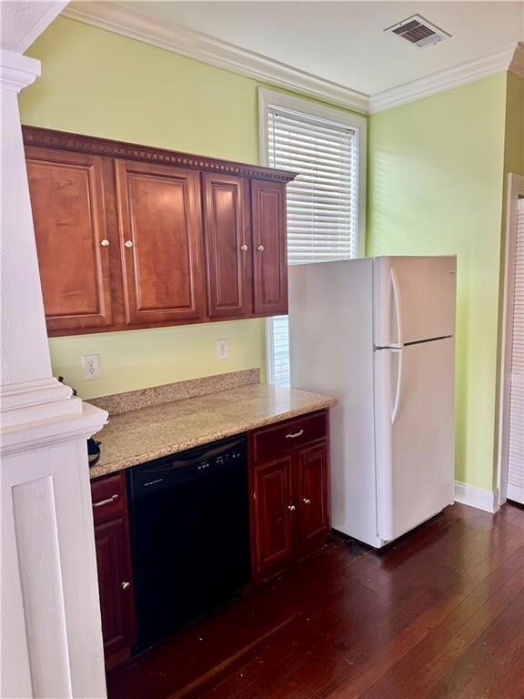 Counter + refrigerator