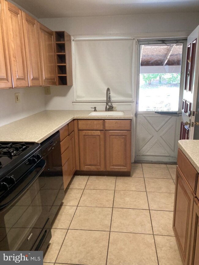 8616 Pleasant Plains Rd, Towson, MD 21286 - photo 7