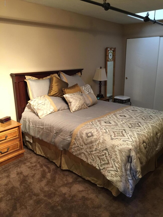 917 East Apt Bed 1