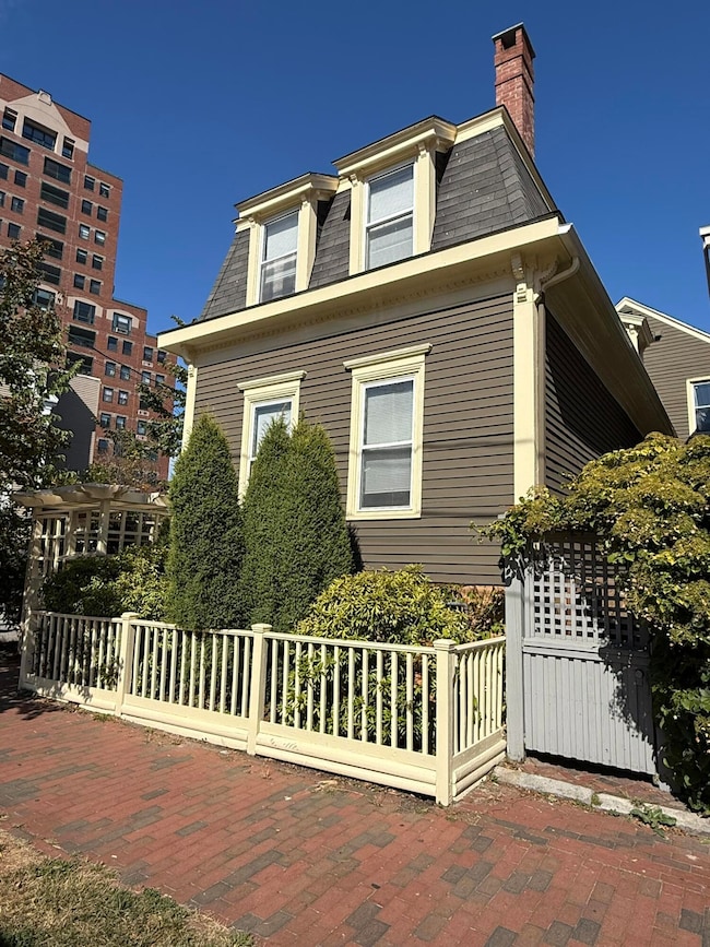 379 Cumberland Ave unit 3, Portland, ME 04101 - photo 5