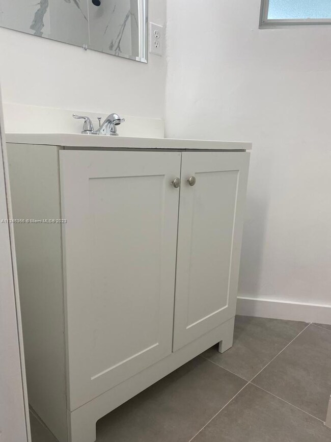 2645 NW 21st Ave unit 7, Oakland Park, FL 33311 - photo 5