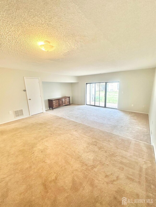 176 Chippenham Ct, Piscataway, NJ 08854 - photo 4