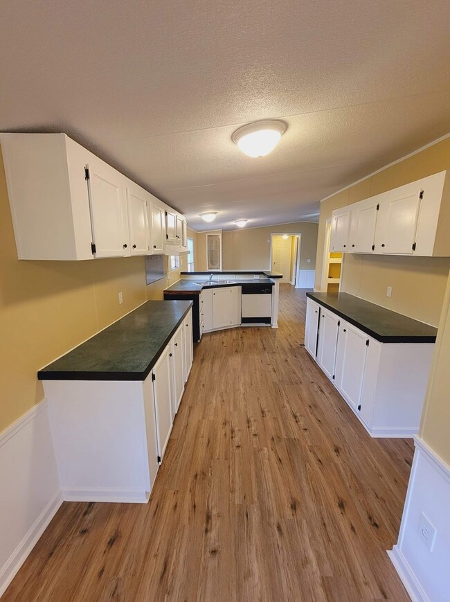 1150 Thomas Dr, Thomasville, GA 31757 - photo 4