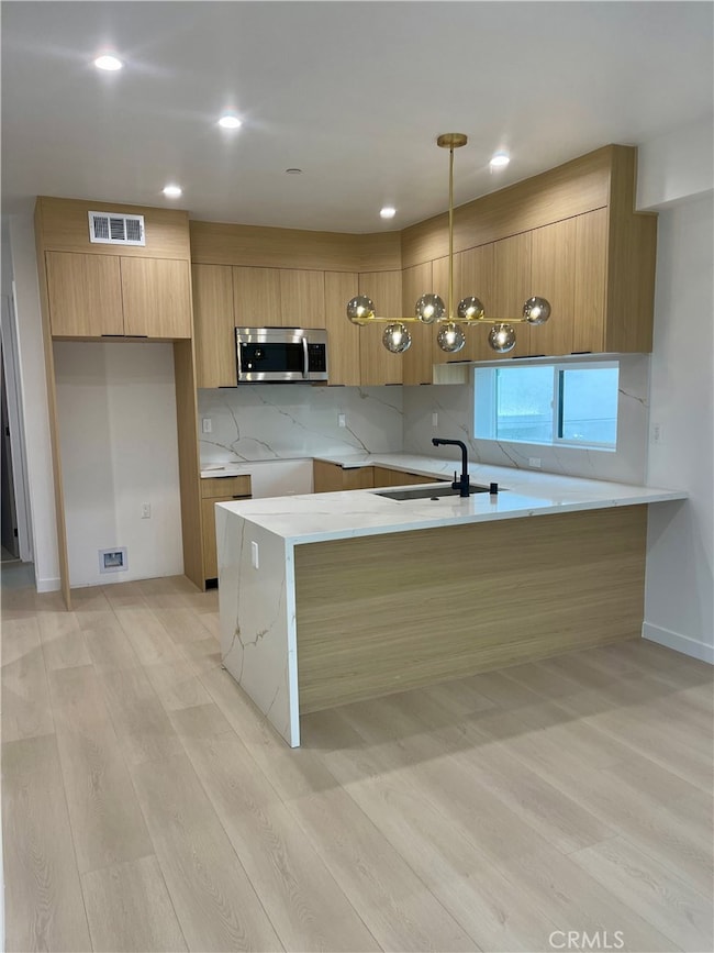 611 W 41st Place, Los Angeles, CA 90037 - photo 2