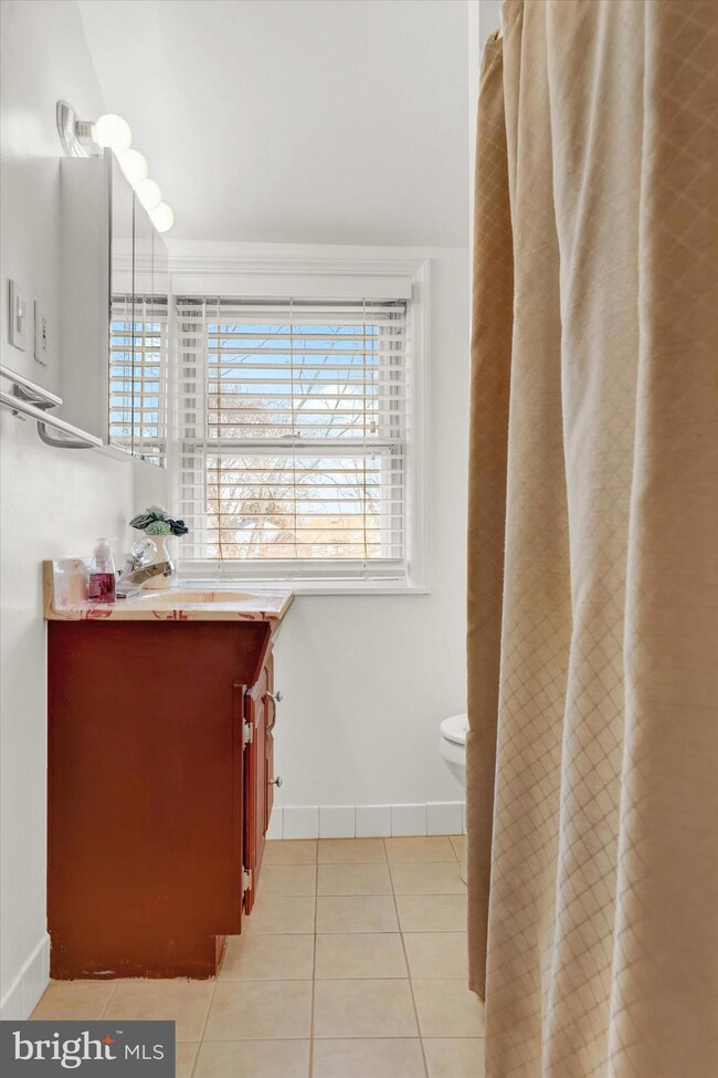 652 Clymer Ln, Ridley Park, PA 19078 - photo 7