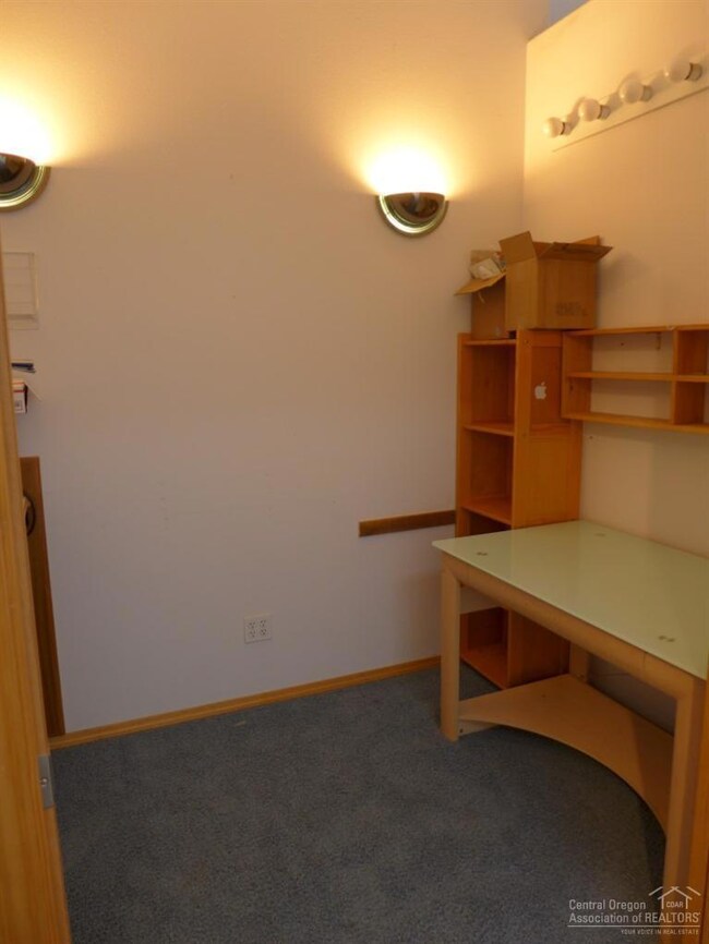 20080 Jessica Ct, Bend, OR 97702 - photo 5