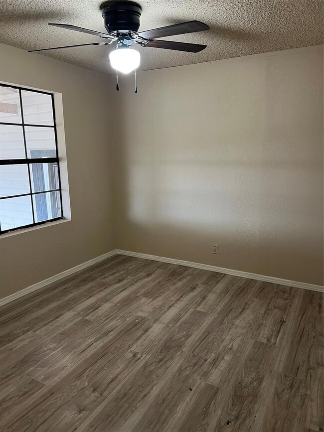 4300 Fm 1496 unit B, Dublin, TX 76446 - photo 5