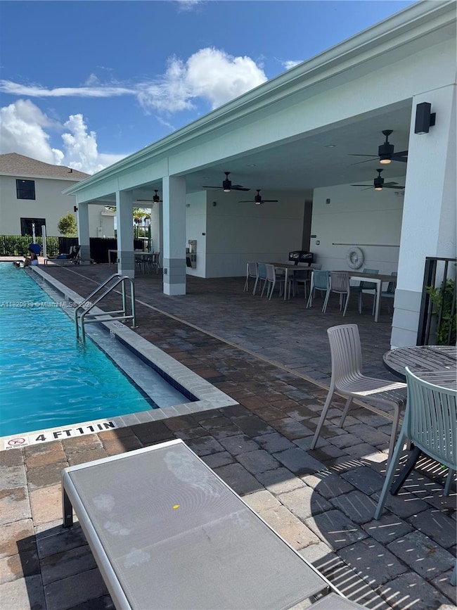 466 NE 12th St, Florida City, FL 33034 - photo 4