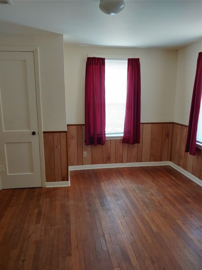 2401 S Houston Ave unit 2, Pearland, TX 77581 - photo 7