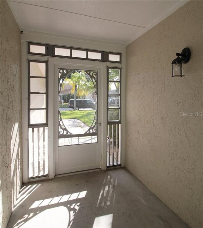 ENCLOSED ENTRYWAY AREA