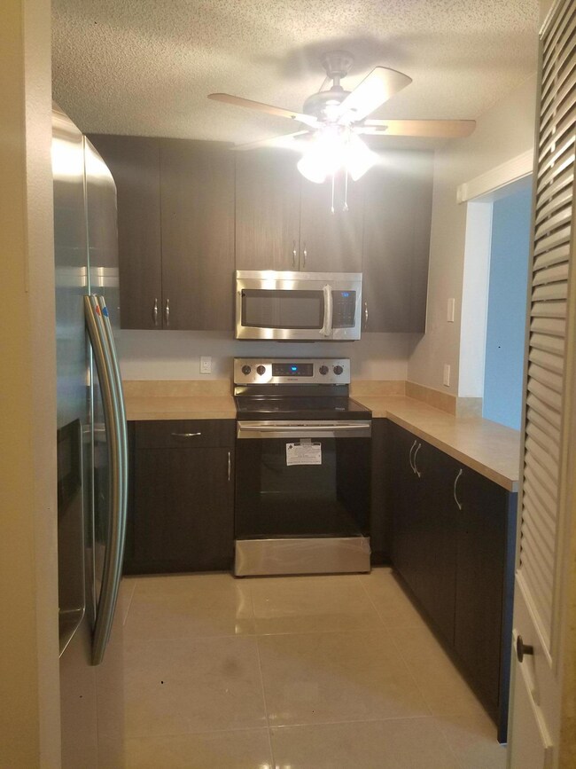 4689 Sable Pine Cir unit 952 C2, West Palm Beach, FL 33417 - photo 4