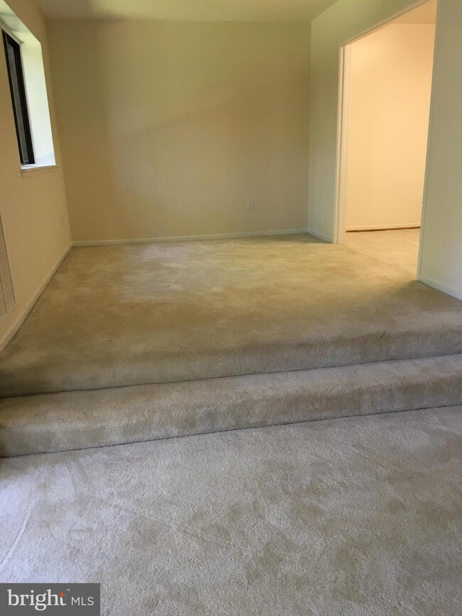 1657 Parkcrest Cir unit 101, Reston, VA 20190 - photo 5