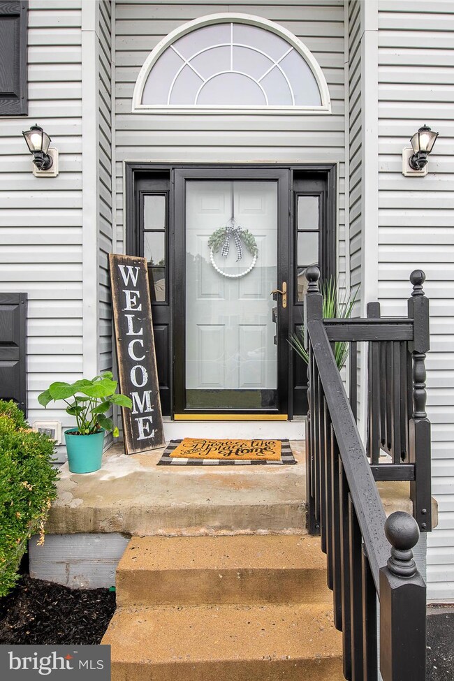 60 Planet Ct, Martinsburg, WV 25404 - photo 2