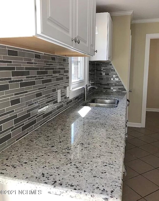 546 Chaucer Dr, Winterville, NC 28590 - photo 5