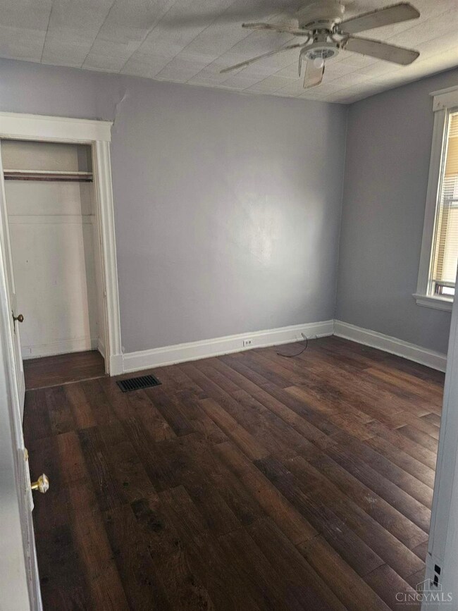 567 Stewart Place, Cincinnati, OH 45229 - photo 6