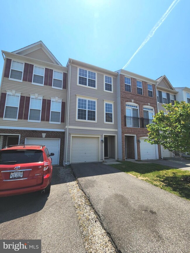 15667 John Diskin Cir, Woodbridge, VA 22191 - photo 4