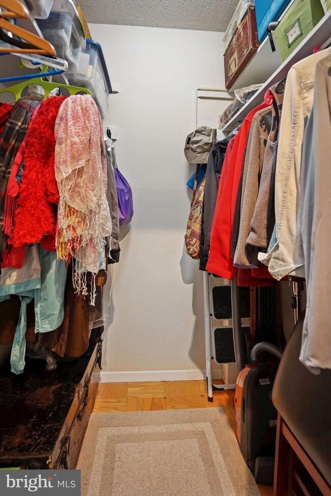 Hyde Park Condominium unit 302, Arlington, VA 22203 - photo 3