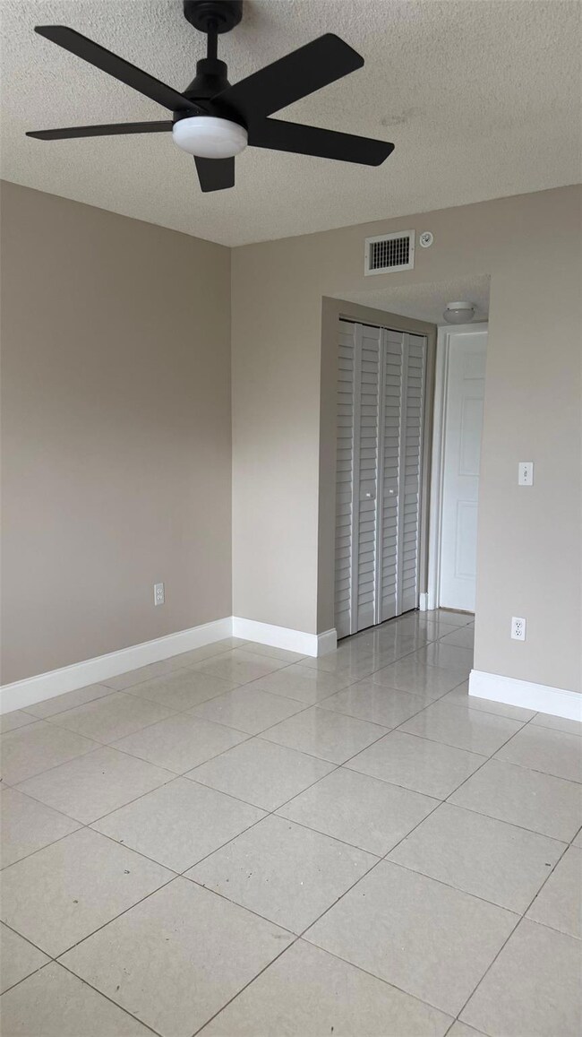 2600 S University Dr unit 112, Davie, FL 33328 - photo 6