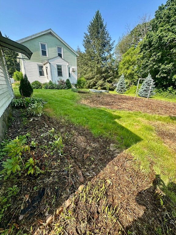 16 North St, West Springfield, MA 01089 - photo 4