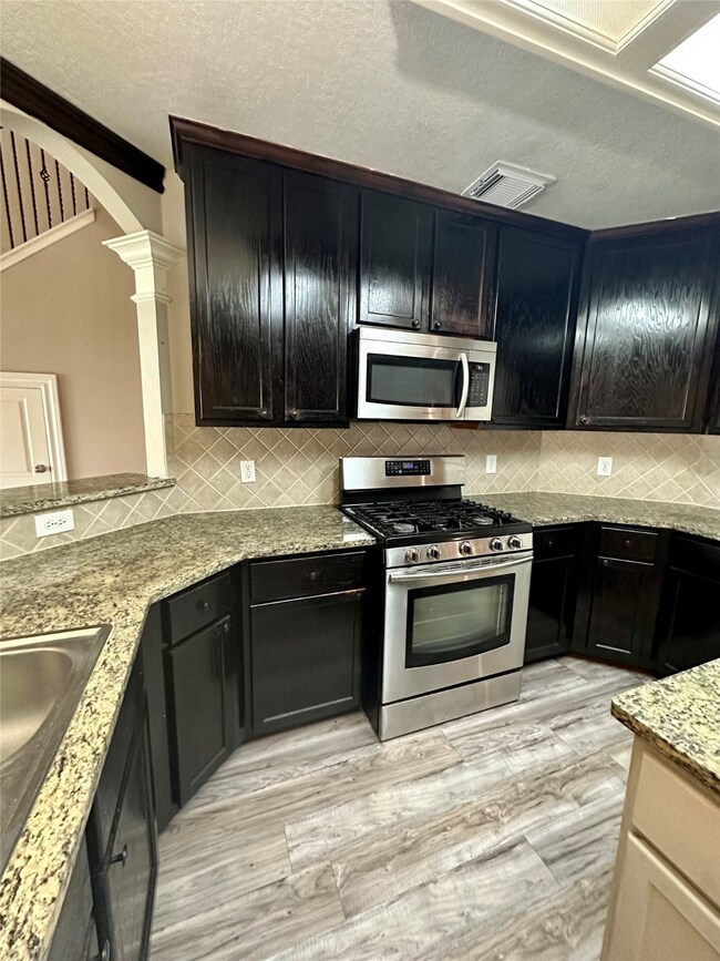 515 Pinewood Ridge Dr, Spring, TX 77386 - photo 7