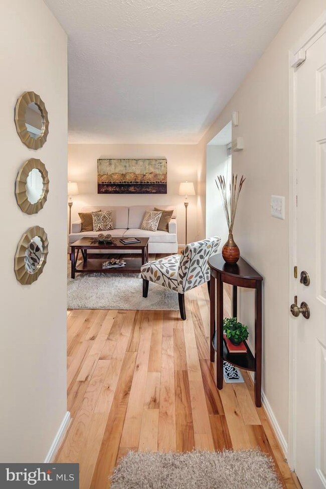 1749 Sundance Dr, Reston, VA 20194 - photo 3