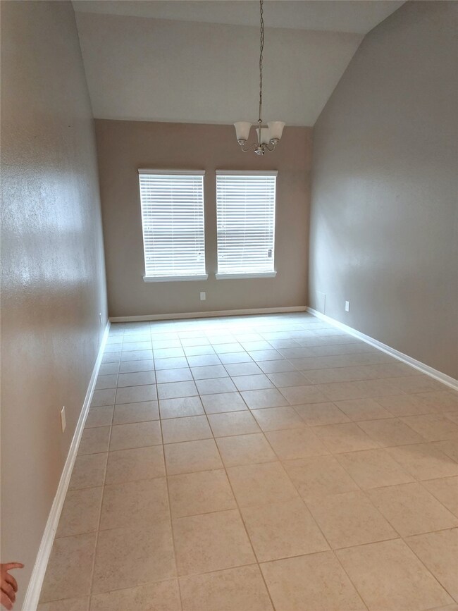 1481 Barras St, Alvin, TX 77511 - photo 5