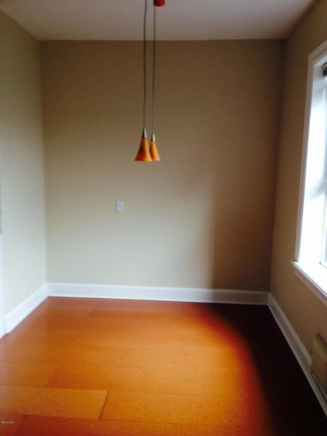 Kitchen - Eat-in Area